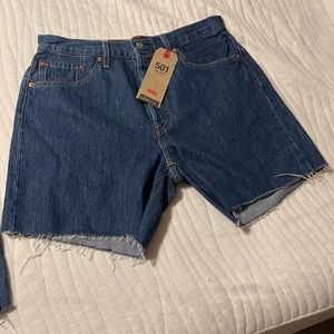 2 pairs of Levi 501 Jean shorts